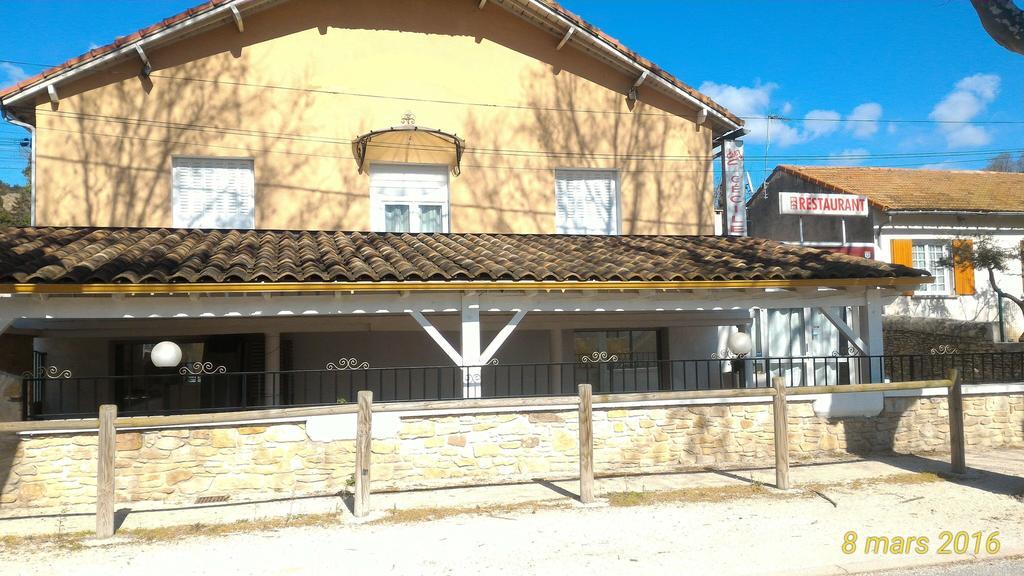 Chez Cecile Mornas Exterior foto